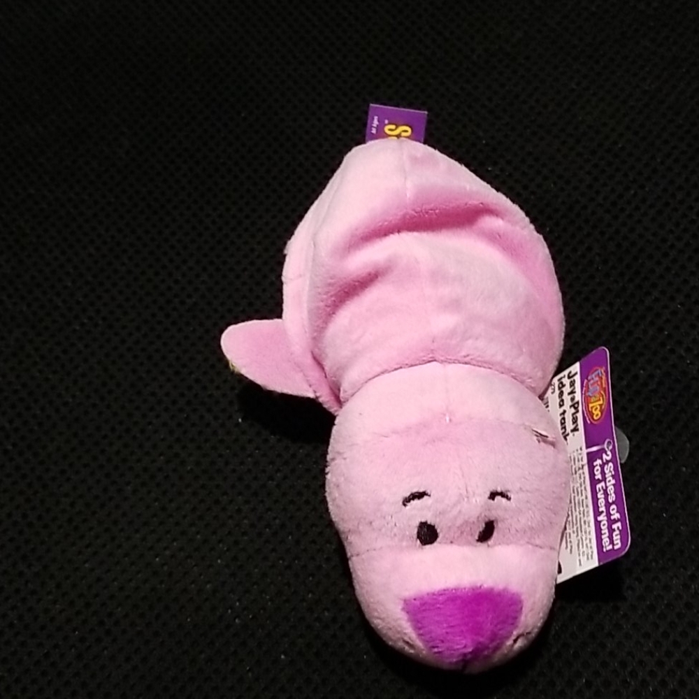 Nwt! Flip a zoo winnie walrus and scarlet seal